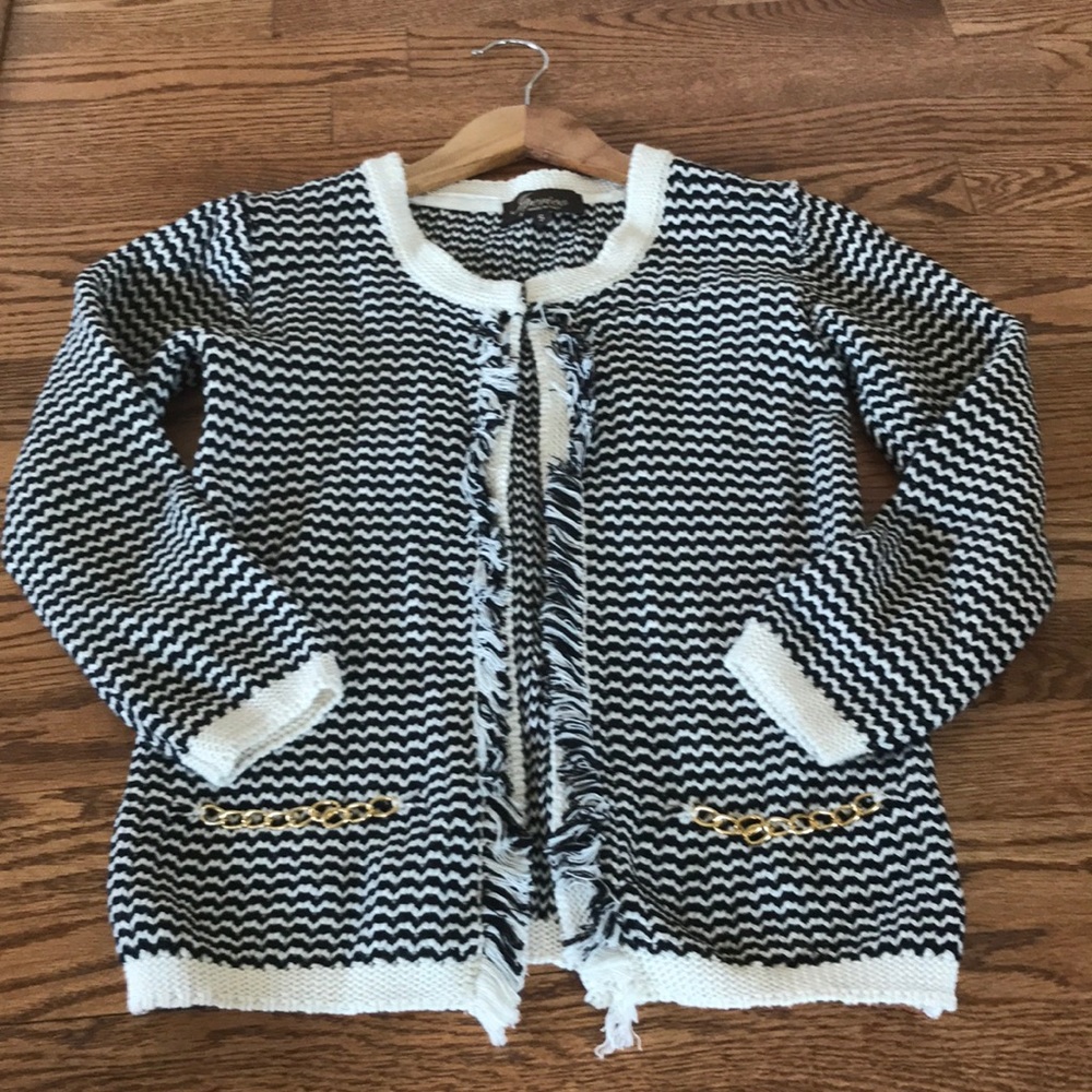 Beautiful sweater cardigan size small like new